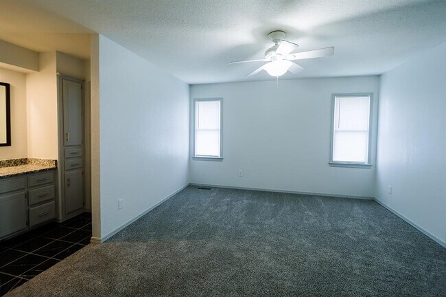 Building Photo - 3215 Woodsboro Dr