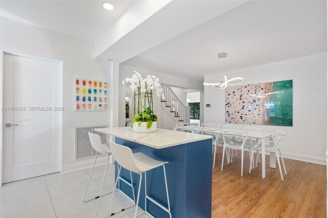 Building Photo - 634 W 47th St