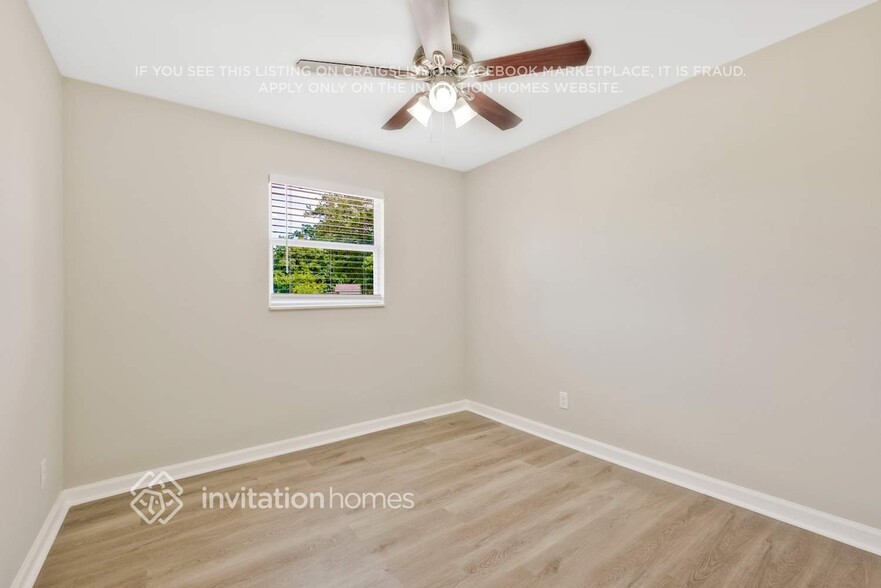 Building Photo - 423 Janell Dr