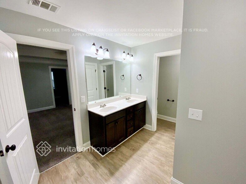 Building Photo - 415 Meadow Vista Ln