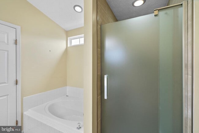 Building Photo - 103 Leeds Creek Cir