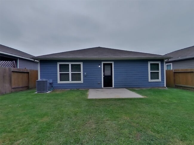 Building Photo - 27016 Leonardo Dr