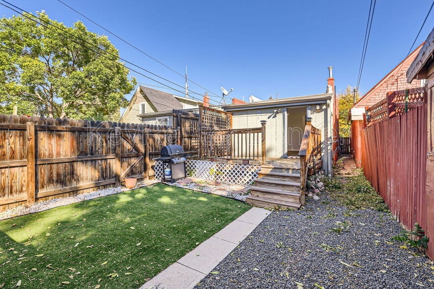 Building Photo - 4351 Umatilla St