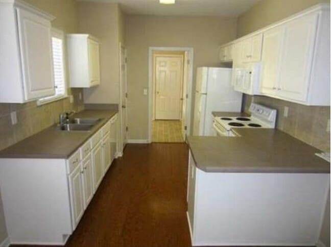 Building Photo - 1220 Misty Isle Dr