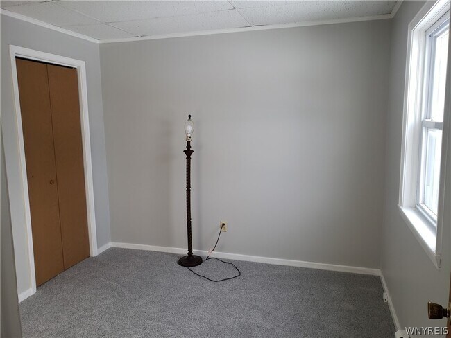 Building Photo - 10 Washington St