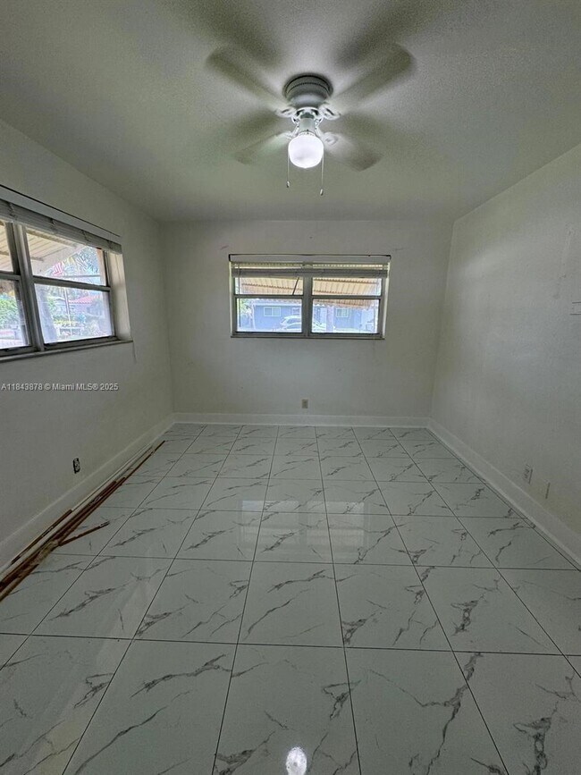 Building Photo - 4201 NE 18th Ave