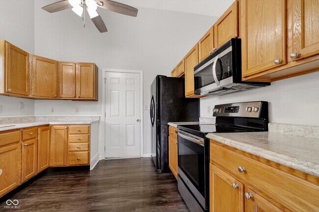 Building Photo - 6626 Crossbridge Dr