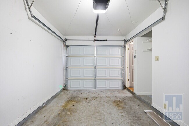 Building Photo - 6506 Cat Creek Trail