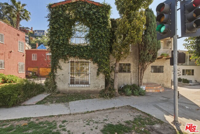 Building Photo - 1492 Silver Lake Blvd