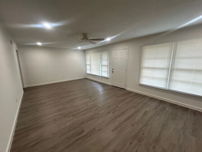 Building Photo - Newly renovated 3 bedroom in Central Waco