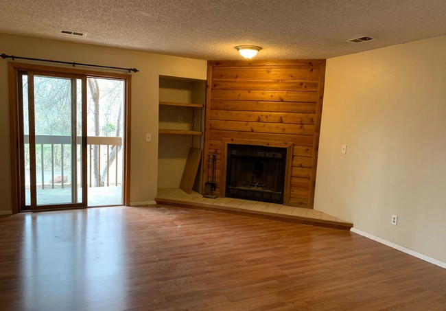 Building Photo - Cozy Boulder Condo On Bike Path