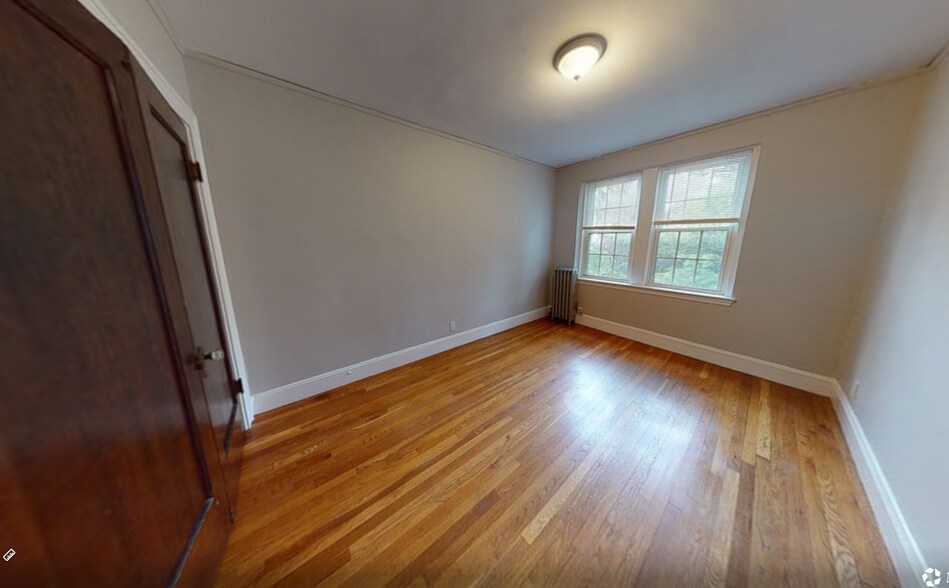 Building Photo - 116 College Ave