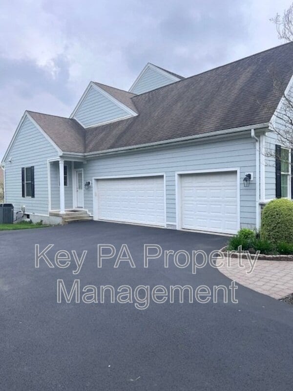Building Photo - 155 Harrogate Dr