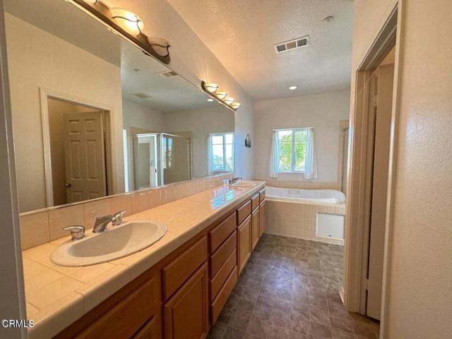 Building Photo - 1350 Bayside Cir