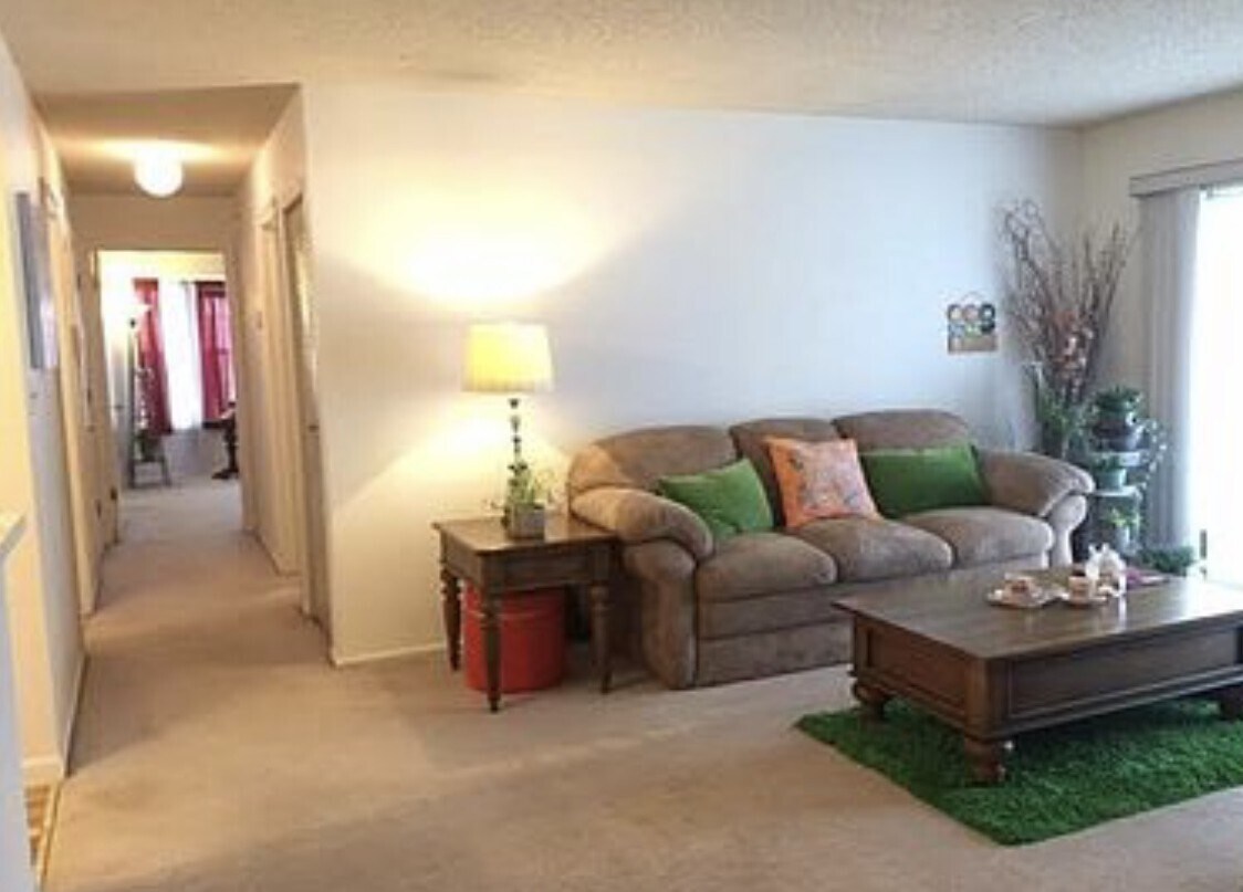 Building Photo - 59 Lindsey Ct