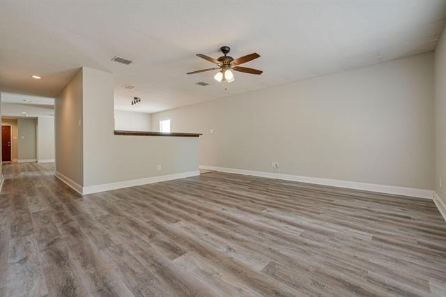 Building Photo - 14112 Esperanza Dr