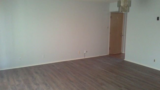 Building Photo - 9663 Yorkshire Estates Dr