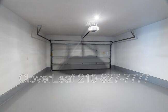 Building Photo - 2822 Millikan Dr