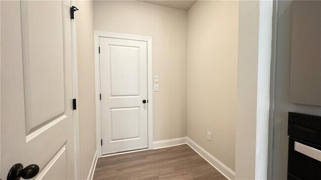 Building Photo - 709 Stickley Oak Way