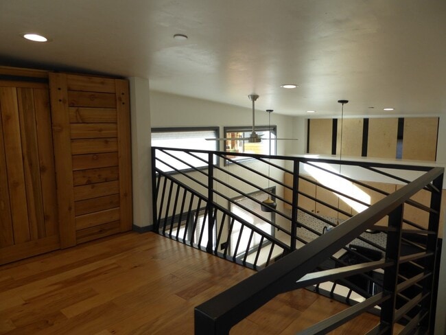 Building Photo - 61301 Benham Rd