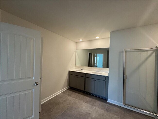 Building Photo - 2457 Bayberry St