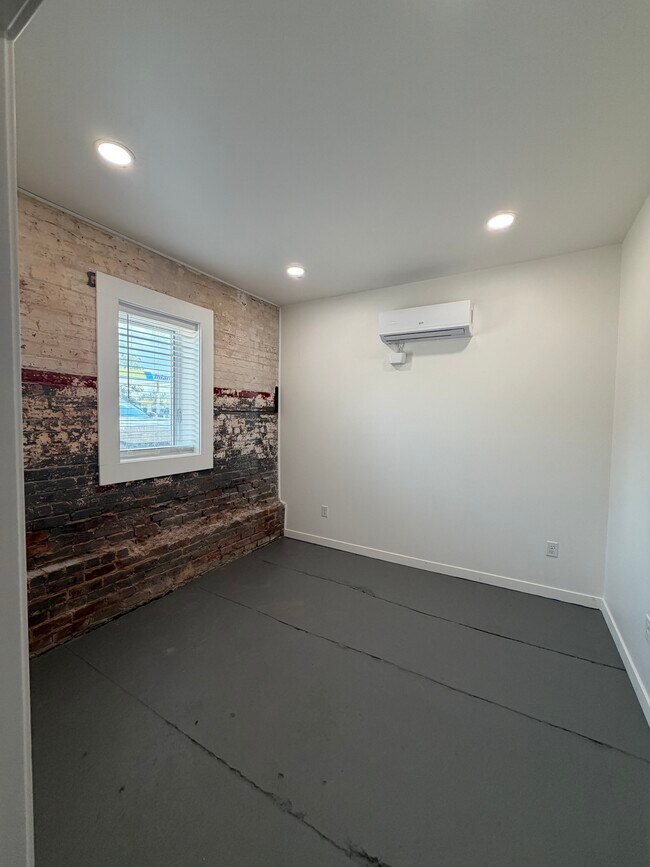 Building Photo - The Warehouse At Calhoun - RESIDENTIAL