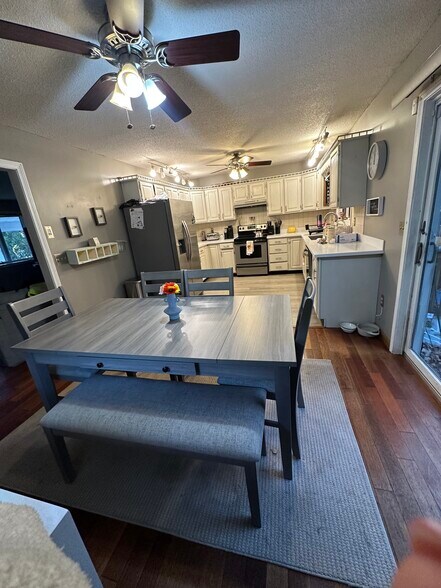 Building Photo - 29 Montano Rd