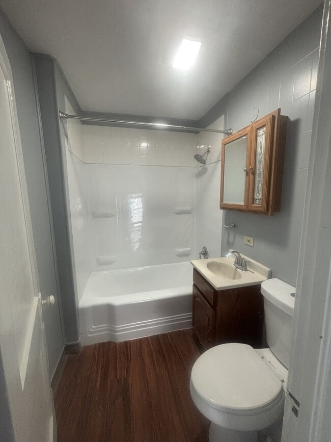 Building Photo - 3372 W 90th St