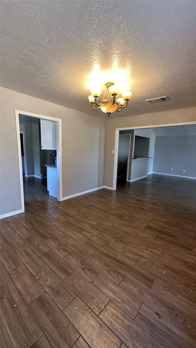 Building Photo - 17411 Chicory Dr
