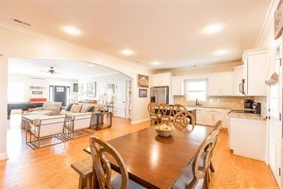 Building Photo - 613 Rotunda St