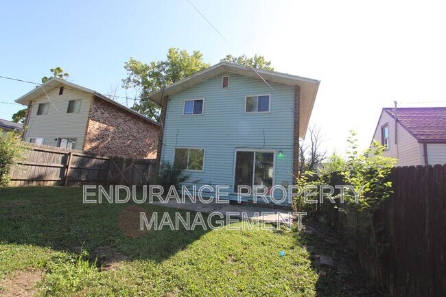 Building Photo - 2131 Kensington Dr