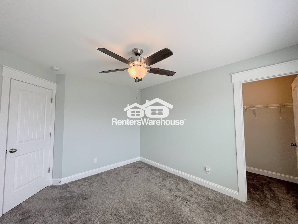 Building Photo - 3304 Patrick Henry Dr
