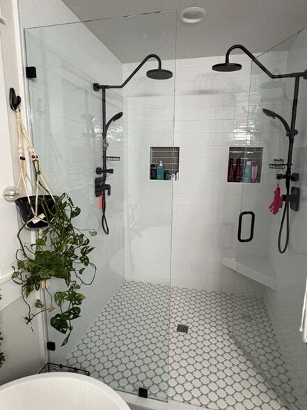 Building Photo - 221 Eldredge Ave SW