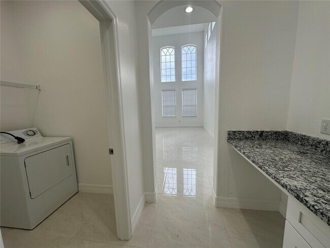 Building Photo - 1907 Cedar Arch Ln