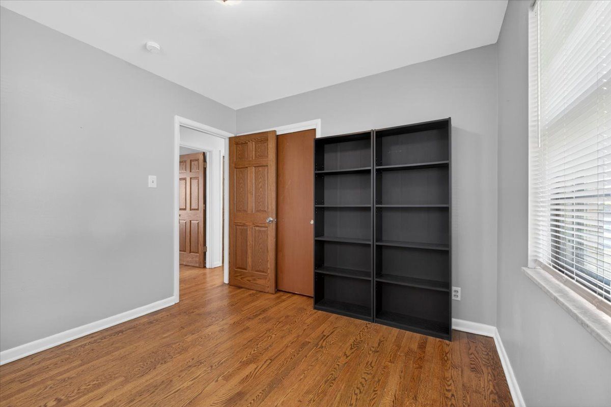Building Photo - 21 Fern Ridge Ave