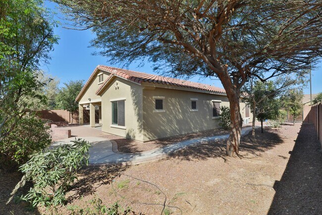 Building Photo - **Beautiful Home in Gilbert, AZ**