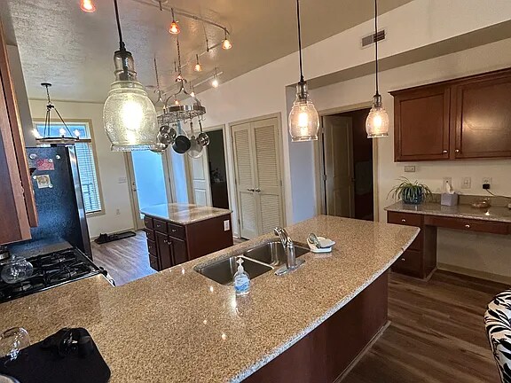 Building Photo - 2150 S Main St