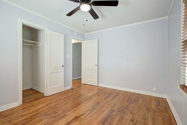 Building Photo - 912 Garver St