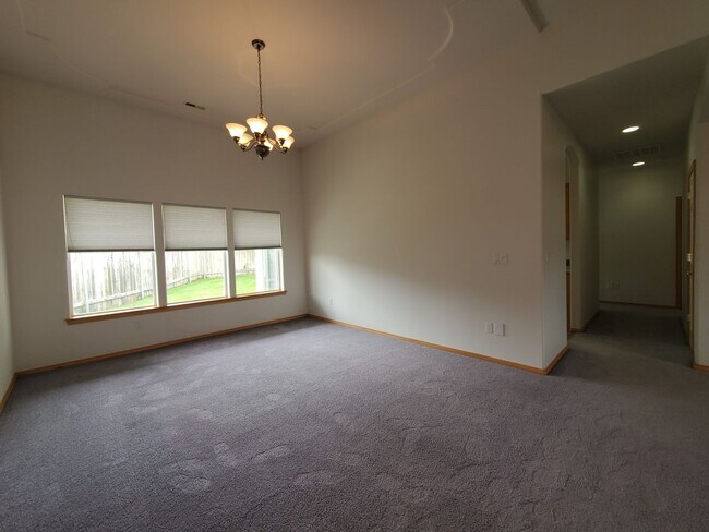 Building Photo - 264 Thyme Cir