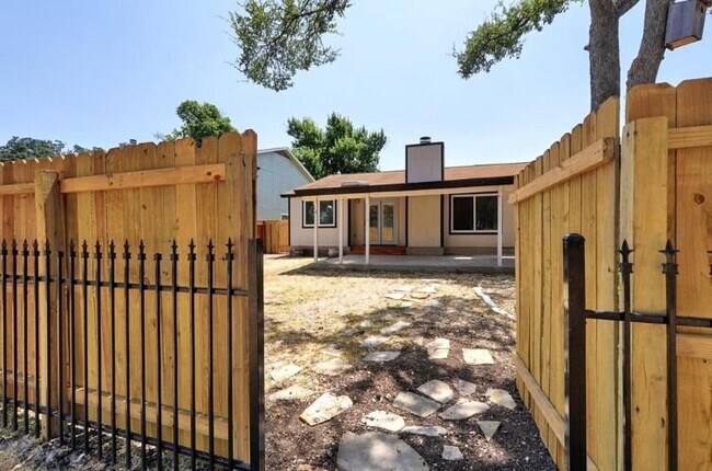 Building Photo - 11428 Bristle Oak Trail