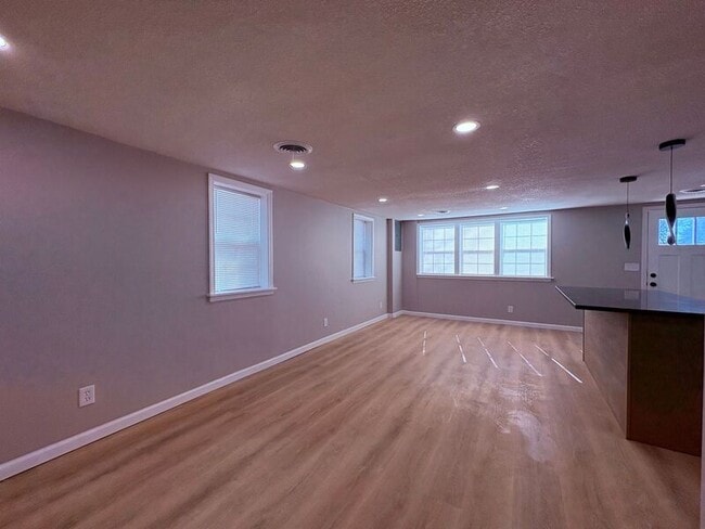 Building Photo - 8622 Walker Ave