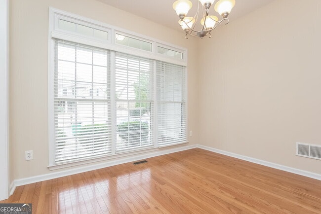 Building Photo - 3075 Woodbridge Ln
