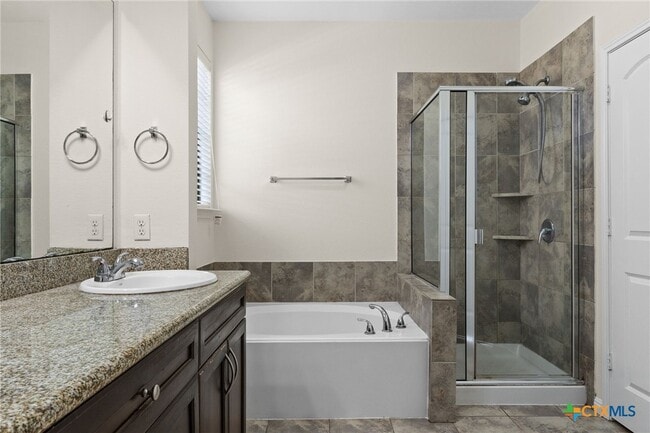 Building Photo - 3401 Castleton Dr