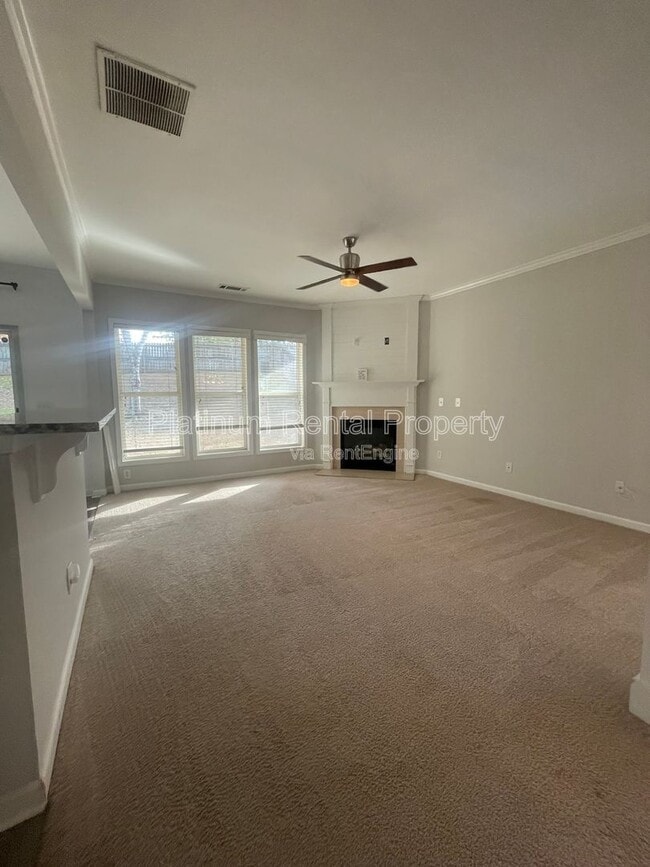 Building Photo - 5545 Weddington Dr