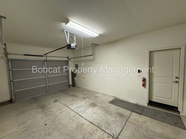 Building Photo - 1399 Handelin Rd