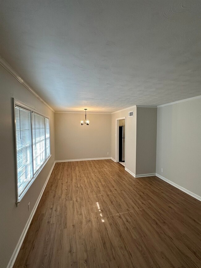 Building Photo - 470 Dreger Rd