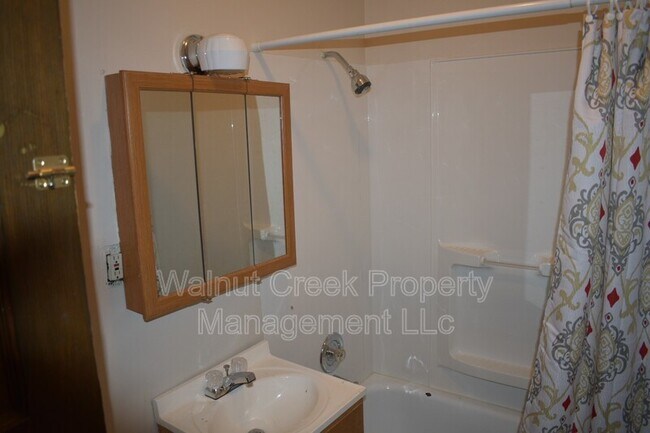Building Photo - 1309 Middle Ave