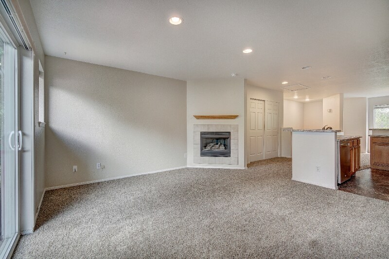 Building Photo - 60 Spyglass Ln