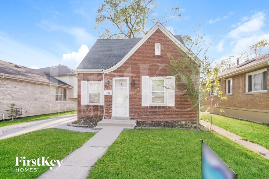 Building Photo - 15006 Avers Ave