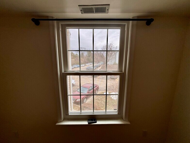 Building Photo - 6911 Victoria Dr